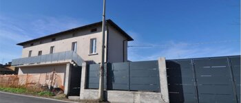 Bifamiliare con giardino e posto auto - V000620