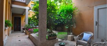 POSSIBILI 2 APPARTAMENTI CON GIARDINO ESCLUSIVO - V000637